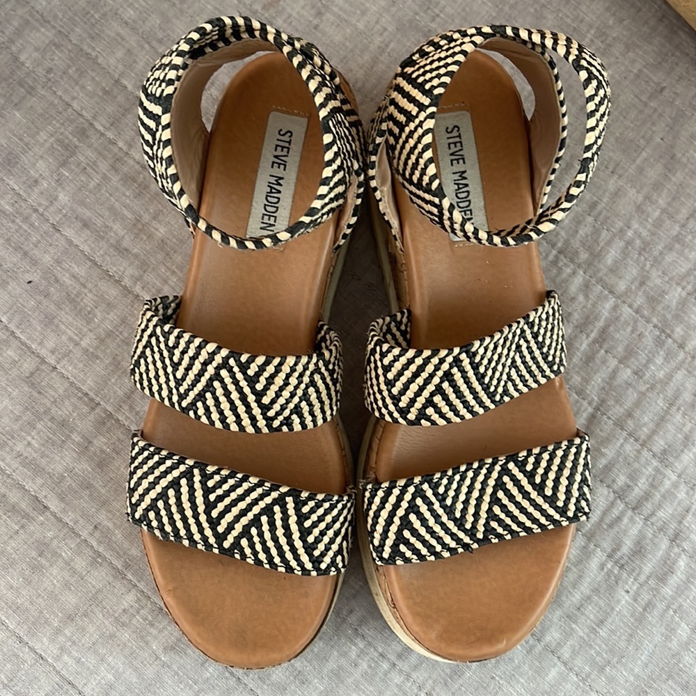 STEVE MADDEN BANDI SANDALS 7 - Picture 3 of 4